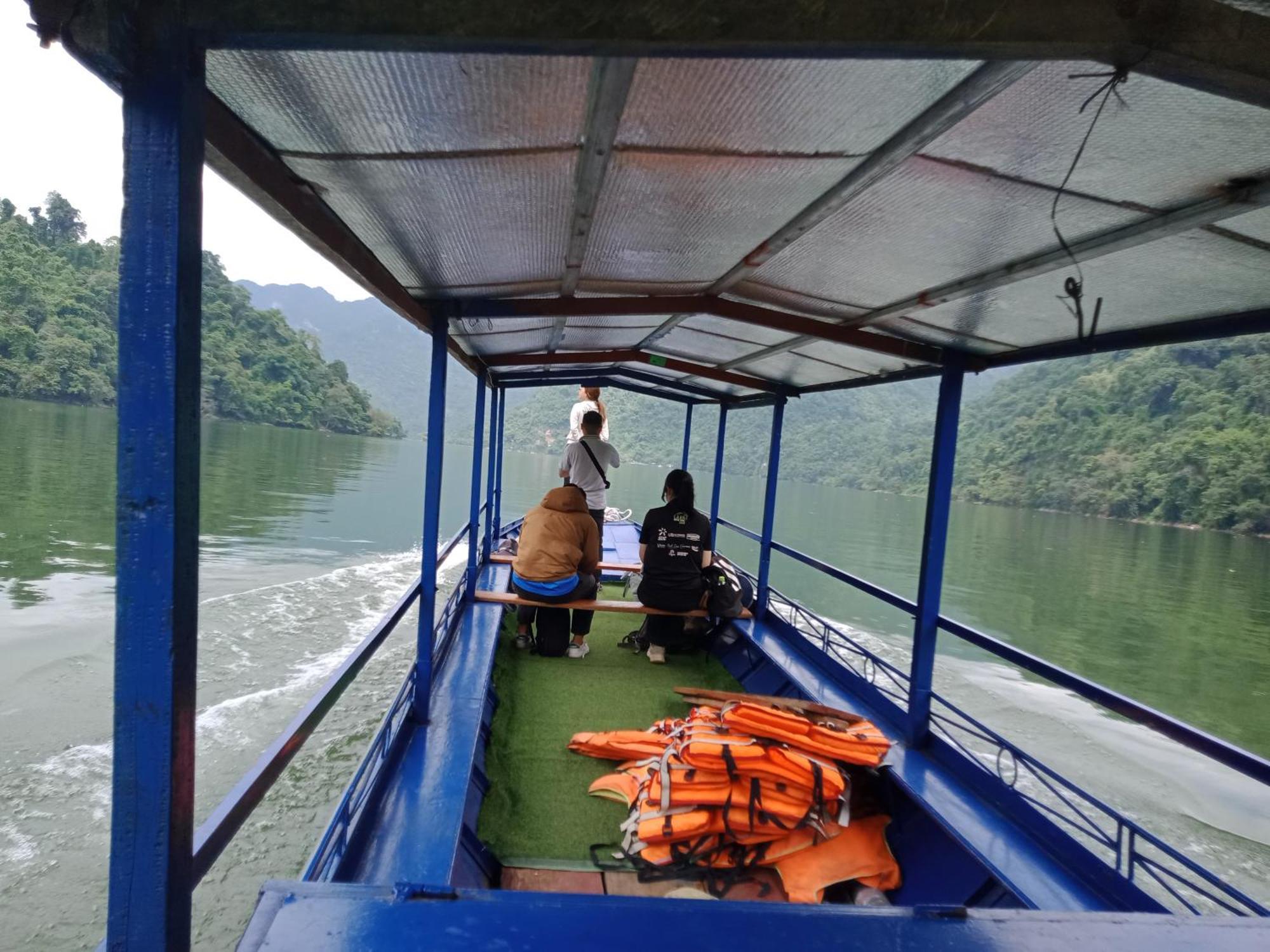 Tran Xuan Homestay Ba Be Eksteriør bilde