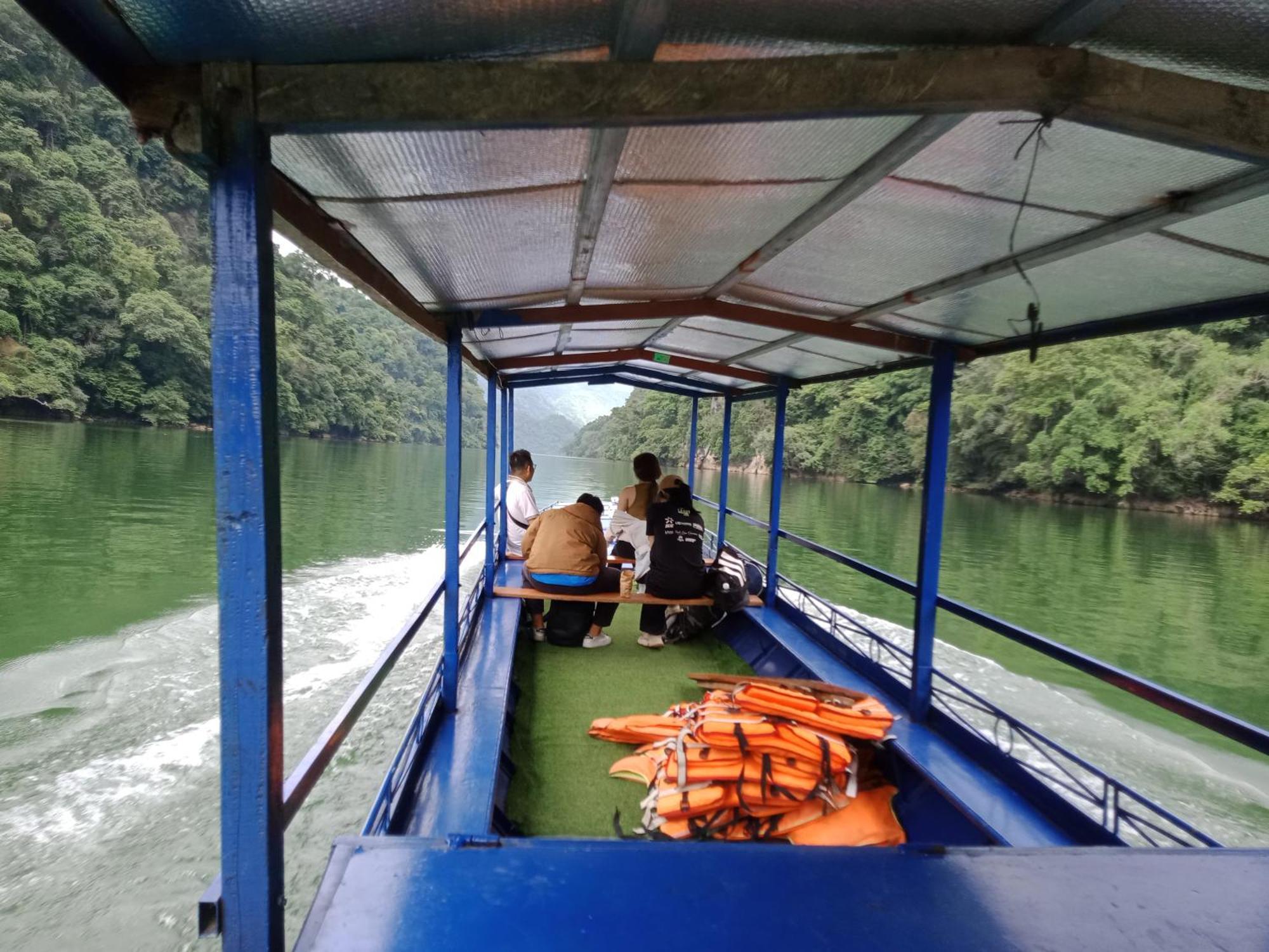 Tran Xuan Homestay Ba Be Eksteriør bilde